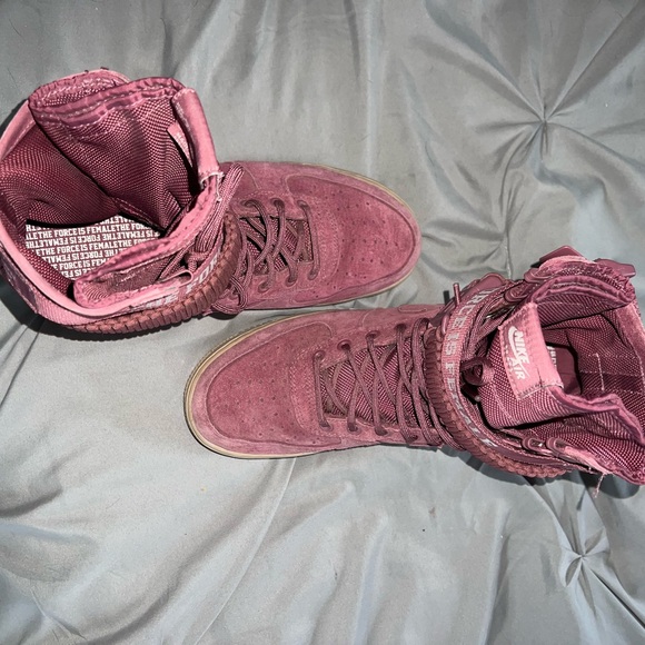 “The force is female” Air Force 1 - Picture 6 of 6